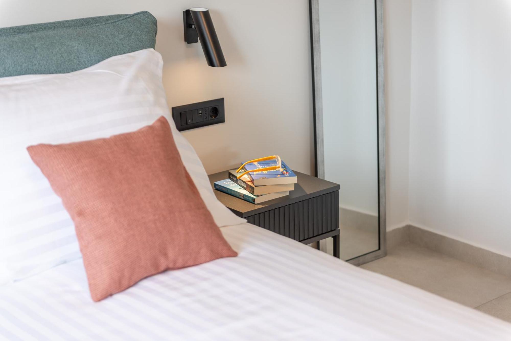 Alex Luxury Apartments โรวีน ภายนอก รูปภาพ