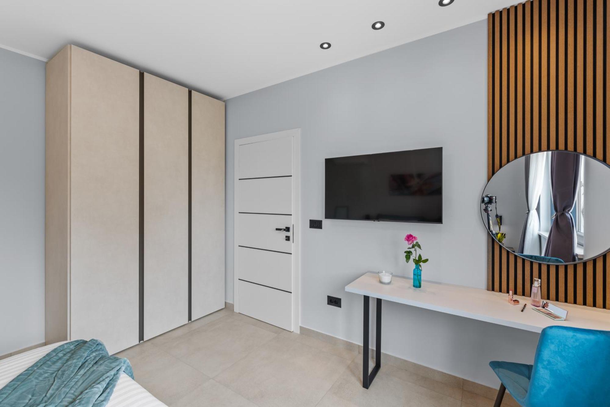Alex Luxury Apartments โรวีน ภายนอก รูปภาพ