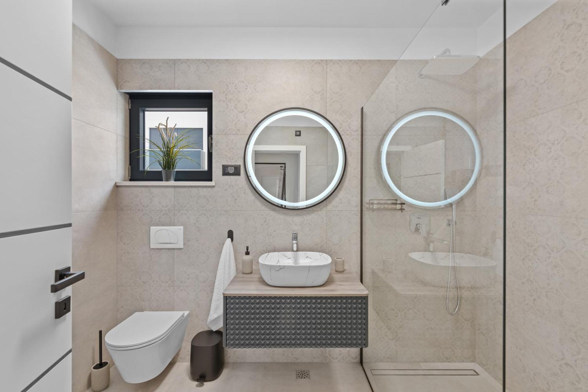 Alex Luxury Apartments โรวีน ภายนอก รูปภาพ