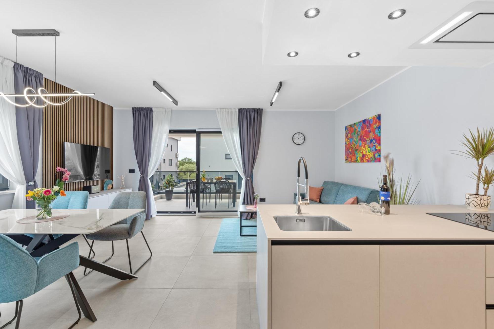Alex Luxury Apartments โรวีน ภายนอก รูปภาพ